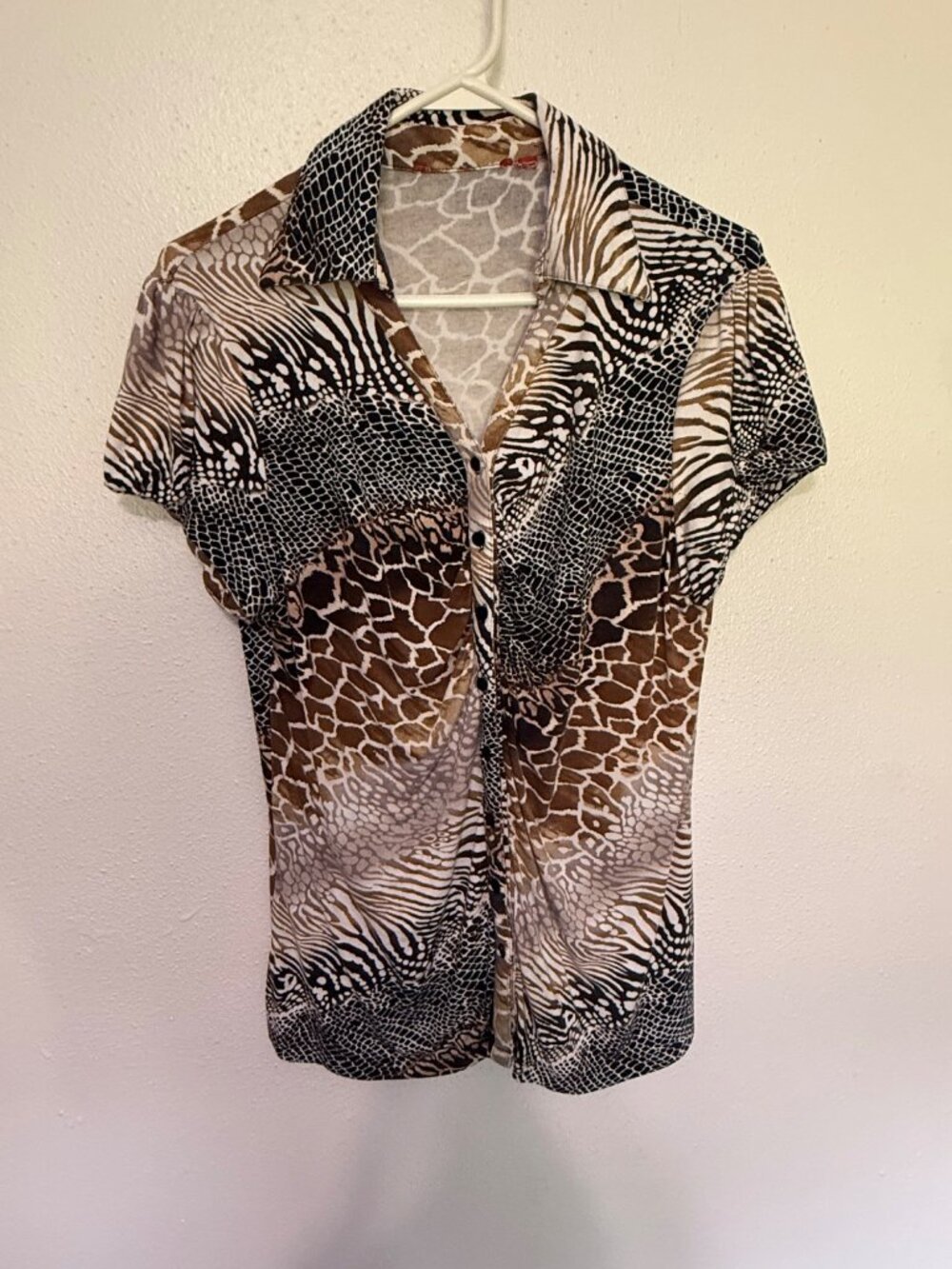 Womans Button Up Short Multi Animal Prints V Neck Microfiber L